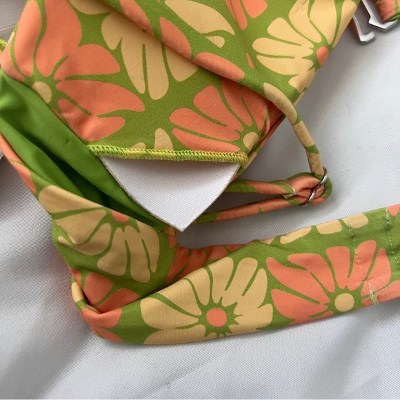Dippin’ Daisy’s Knotted Bikini Top - Picture 4 of 6